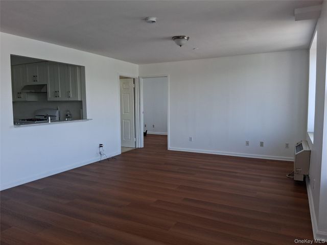 81-15 Queens Boulevard 4J, Elmhurst, NY 11373