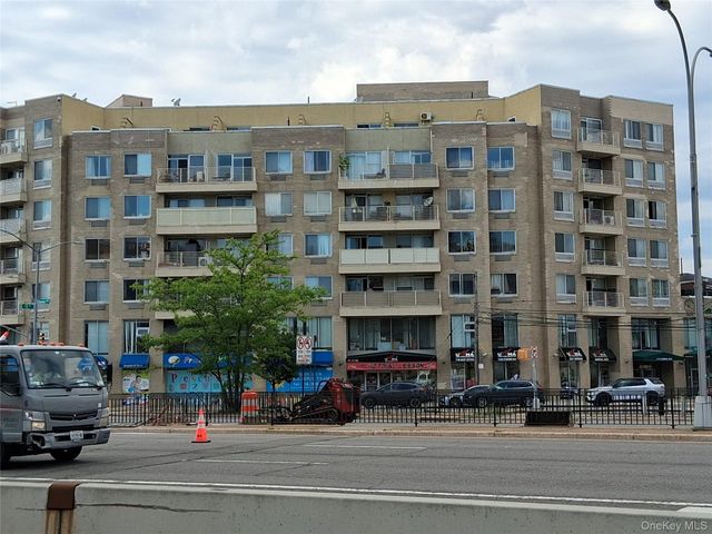 81-15 Queens Boulevard 4J, Elmhurst, NY 11373