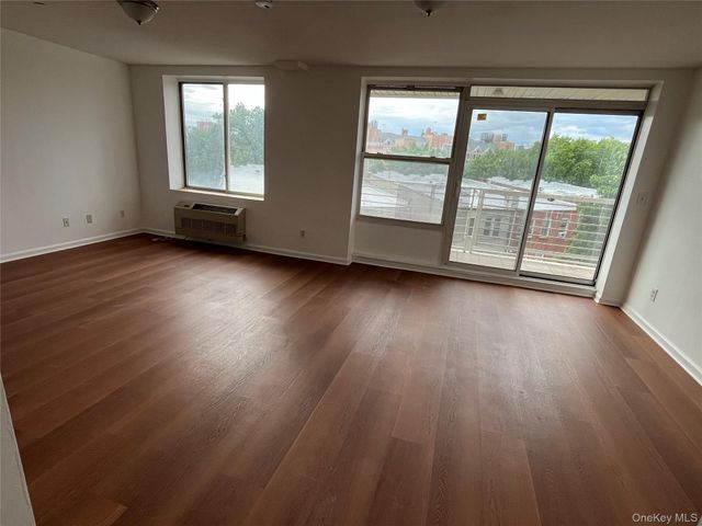 81-15 Queens Boulevard 4J, Elmhurst, NY 11373