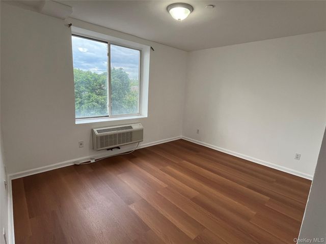 81-15 Queens Boulevard 4J, Elmhurst, NY 11373