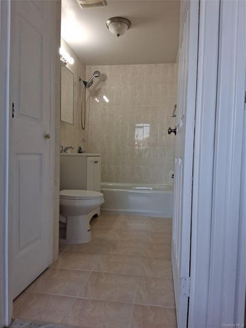 81-15 Queens Boulevard 4J, Elmhurst, NY 11373