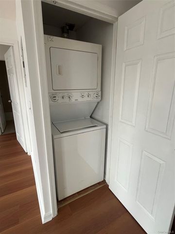 81-15 Queens Boulevard 4J, Elmhurst, NY 11373