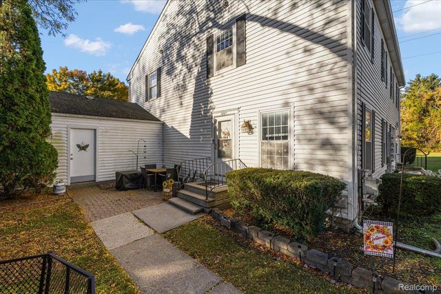 38577 Mystic Point, Clinton Charter Township, MI 48038