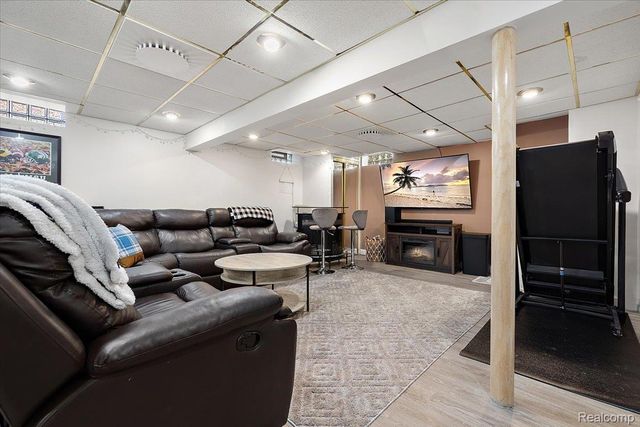 38577 Mystic Point, Clinton Charter Township, MI 48038