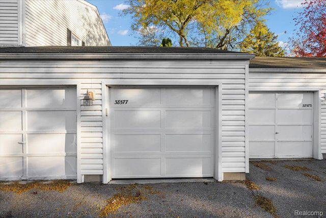 38577 Mystic Point, Clinton Charter Township, MI 48038