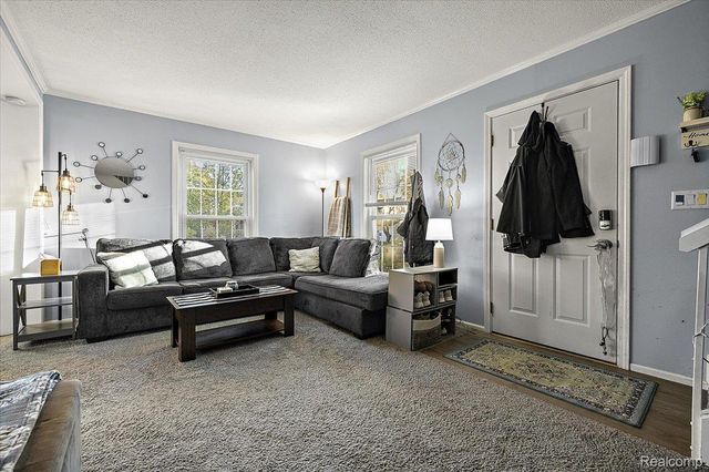 38577 Mystic Point, Clinton Charter Township, MI 48038