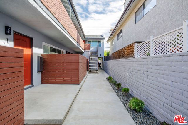 1116 San Rafael Avenue 2, Glendale, CA 91202