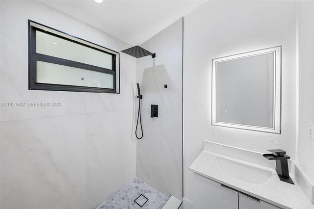 6911 NW 4th Ct A, Miami, FL 33150