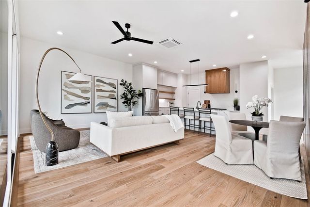 210 NW 9th Street, Bentonville, AR 72712