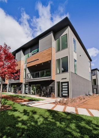 210 NW 9th Street, Bentonville, AR 72712