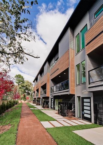 210 NW 9th Street, Bentonville, AR 72712