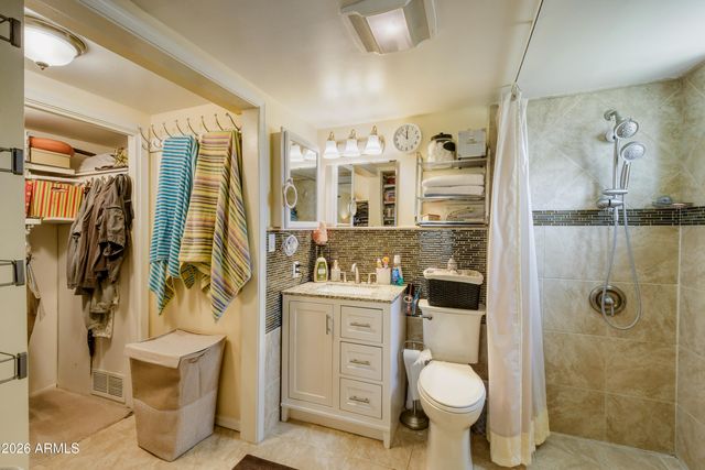 6546 W SURREY Avenue, Glendale, AZ 85304