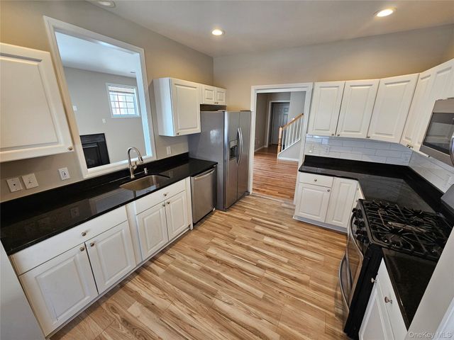 53 Cornwall Lane, Middletown, NY 10940