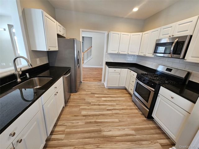 53 Cornwall Lane, Middletown, NY 10940