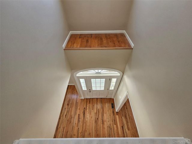 53 Cornwall Lane, Middletown, NY 10940