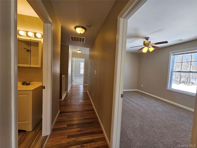 53 Cornwall Lane, Middletown, NY 10940