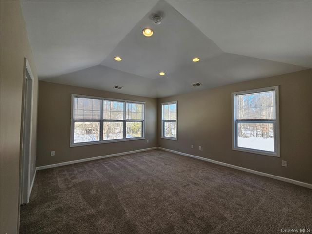 53 Cornwall Lane, Middletown, NY 10940