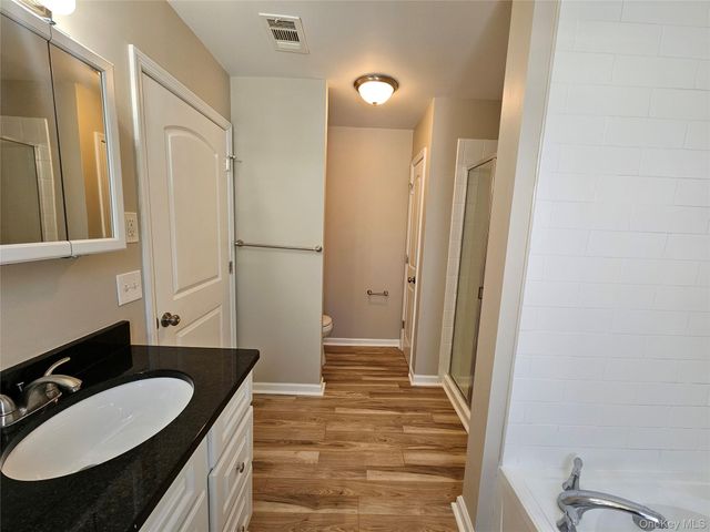 53 Cornwall Lane, Middletown, NY 10940