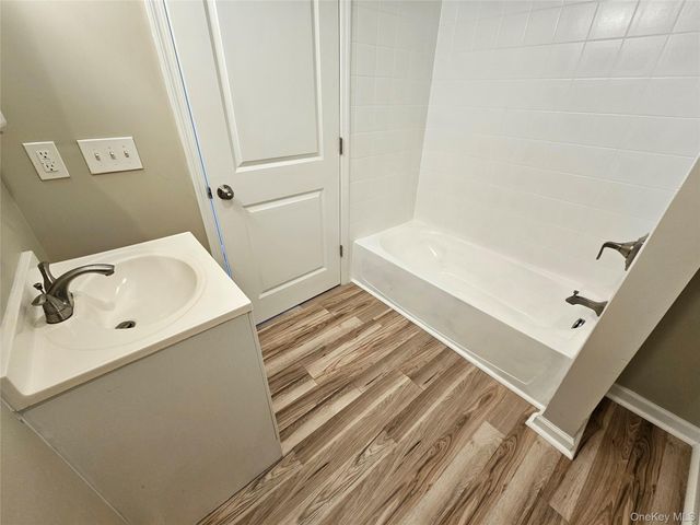 53 Cornwall Lane, Middletown, NY 10940