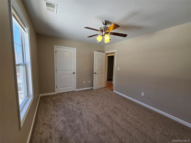 53 Cornwall Lane, Middletown, NY 10940