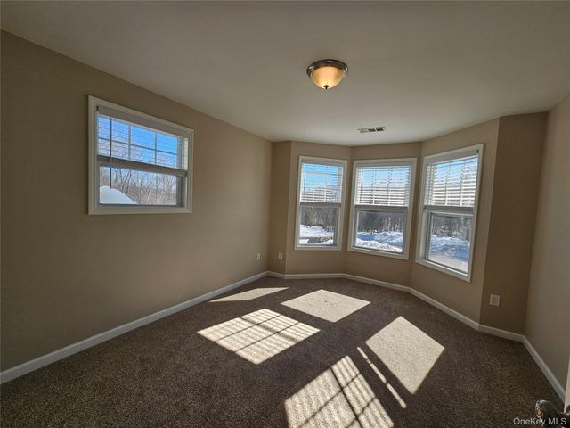 53 Cornwall Lane, Middletown, NY 10940