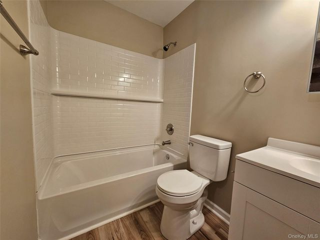 53 Cornwall Lane, Middletown, NY 10940