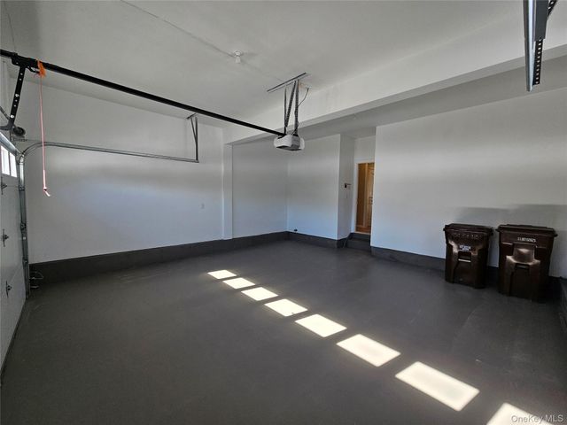 53 Cornwall Lane, Middletown, NY 10940