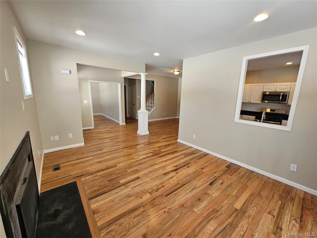 53 Cornwall Lane, Middletown, NY 10940