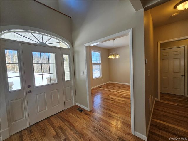 53 Cornwall Lane, Middletown, NY 10940