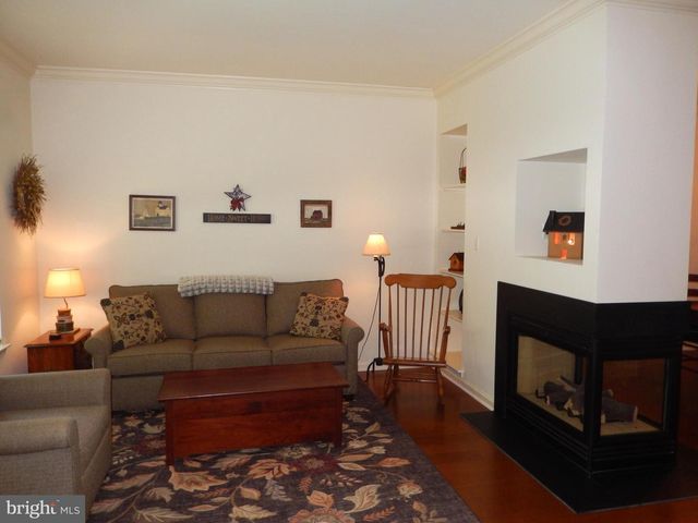 1293 COUNTRY CLUB DR, Springfield, PA 19064
