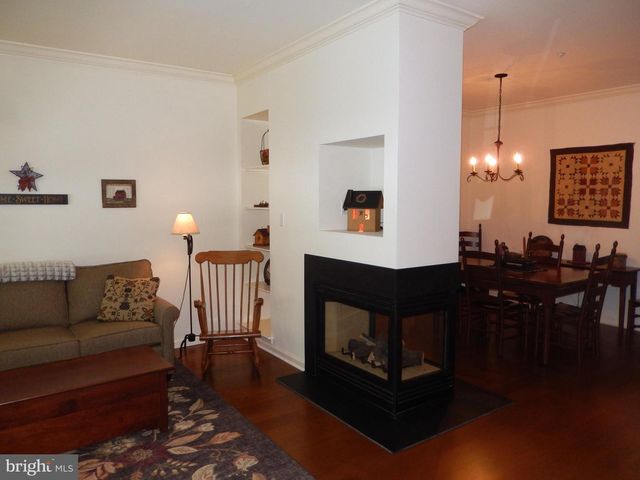 1293 COUNTRY CLUB DR, Springfield, PA 19064
