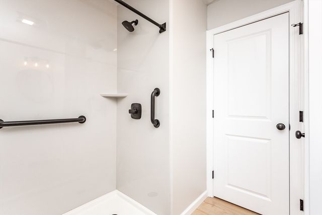 946 Thorndike St, New Bedford, MA 02745