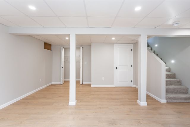 946 Thorndike St, New Bedford, MA 02745