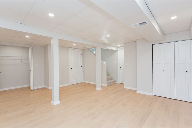 946 Thorndike St, New Bedford, MA 02745