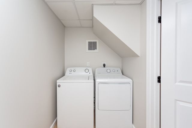 946 Thorndike St, New Bedford, MA 02745