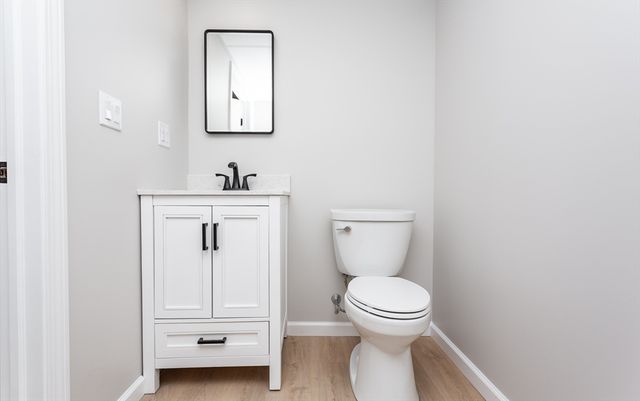 946 Thorndike St, New Bedford, MA 02745