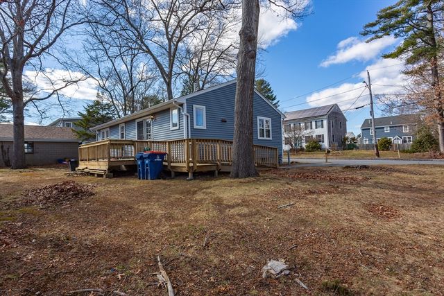 946 Thorndike St, New Bedford, MA 02745