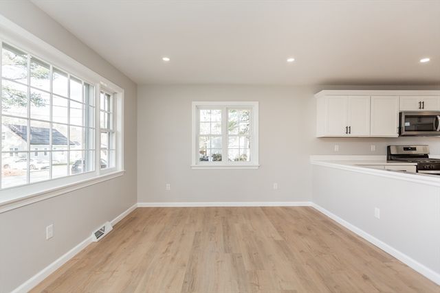 946 Thorndike St, New Bedford, MA 02745