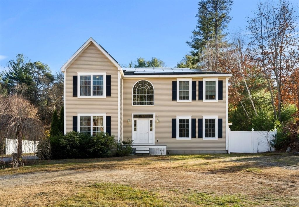 10 Worden Rd, Tyngsborough, MA 01879
