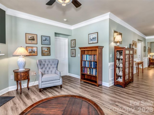 515 Fox Cove Road, Hendersonville, NC 28792