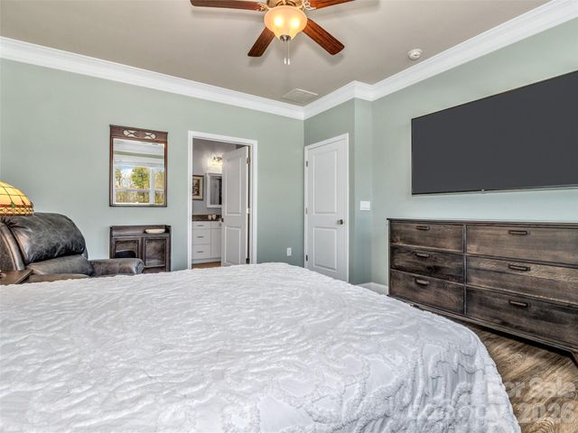 515 Fox Cove Road, Hendersonville, NC 28792