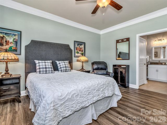 515 Fox Cove Road, Hendersonville, NC 28792