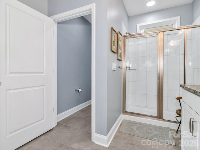 515 Fox Cove Road, Hendersonville, NC 28792