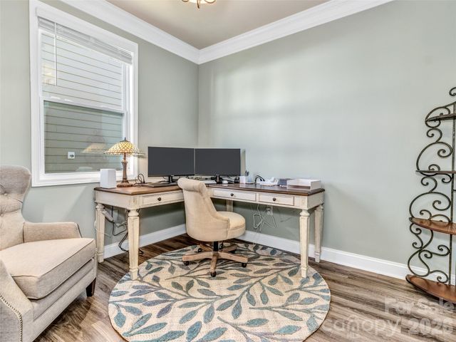 515 Fox Cove Road, Hendersonville, NC 28792