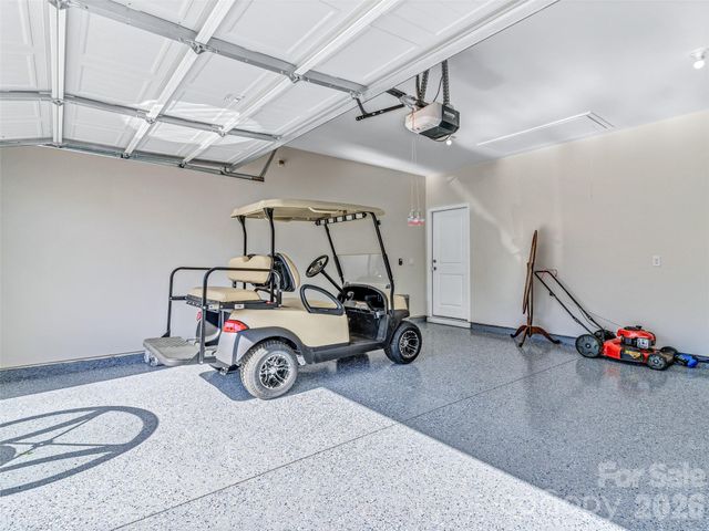 515 Fox Cove Road, Hendersonville, NC 28792