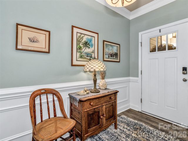 515 Fox Cove Road, Hendersonville, NC 28792