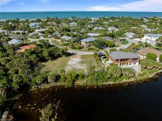572 Chert CT, Sanibel, FL 33957