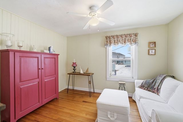 137 Hampton Cir, Hull, MA 02045