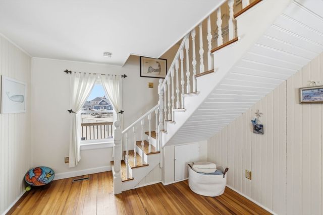 137 Hampton Cir, Hull, MA 02045