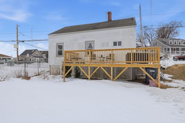 137 Hampton Cir, Hull, MA 02045